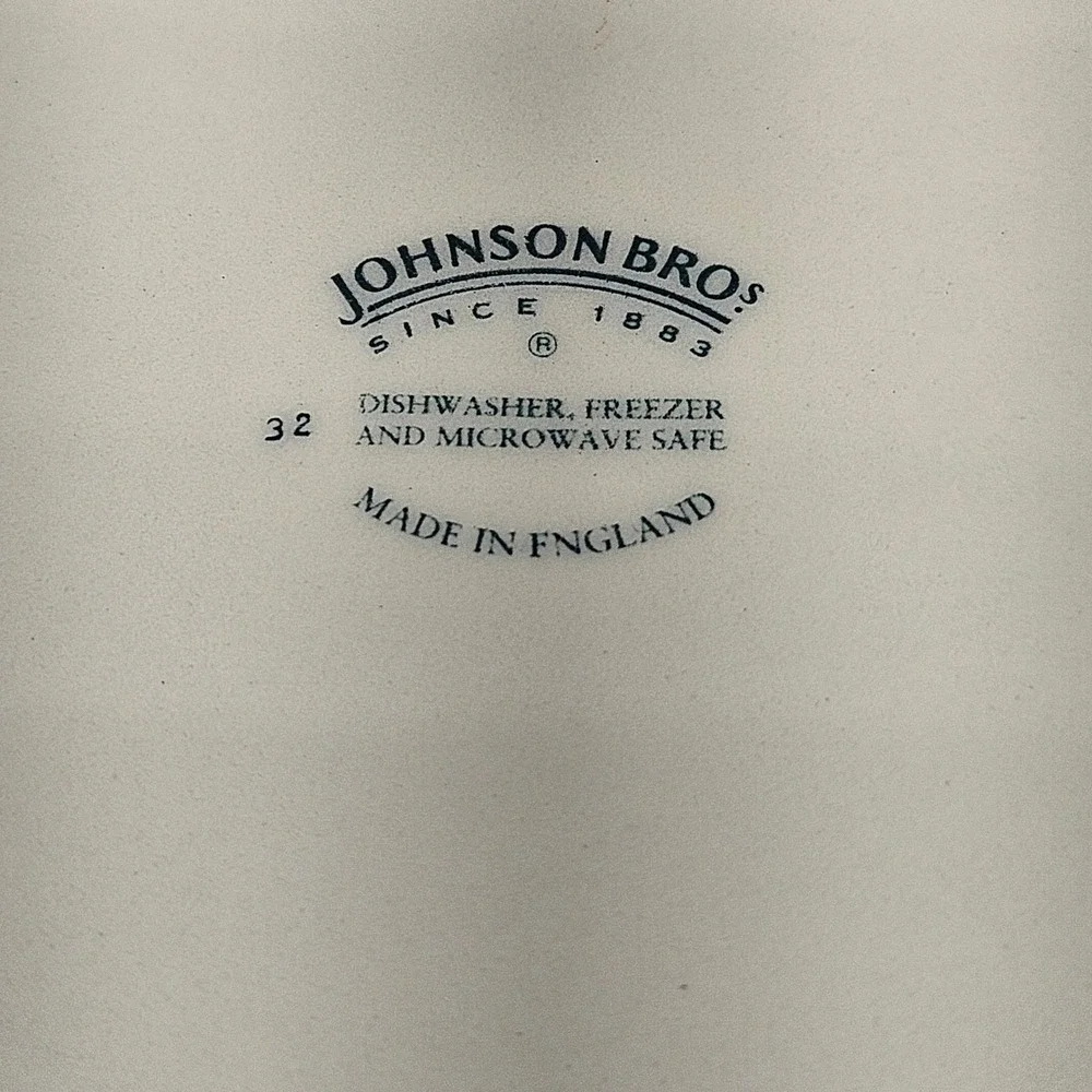 Johnson Brothers Regency White Ironstone RIm Soup Pasta Bowls Set of 3 England